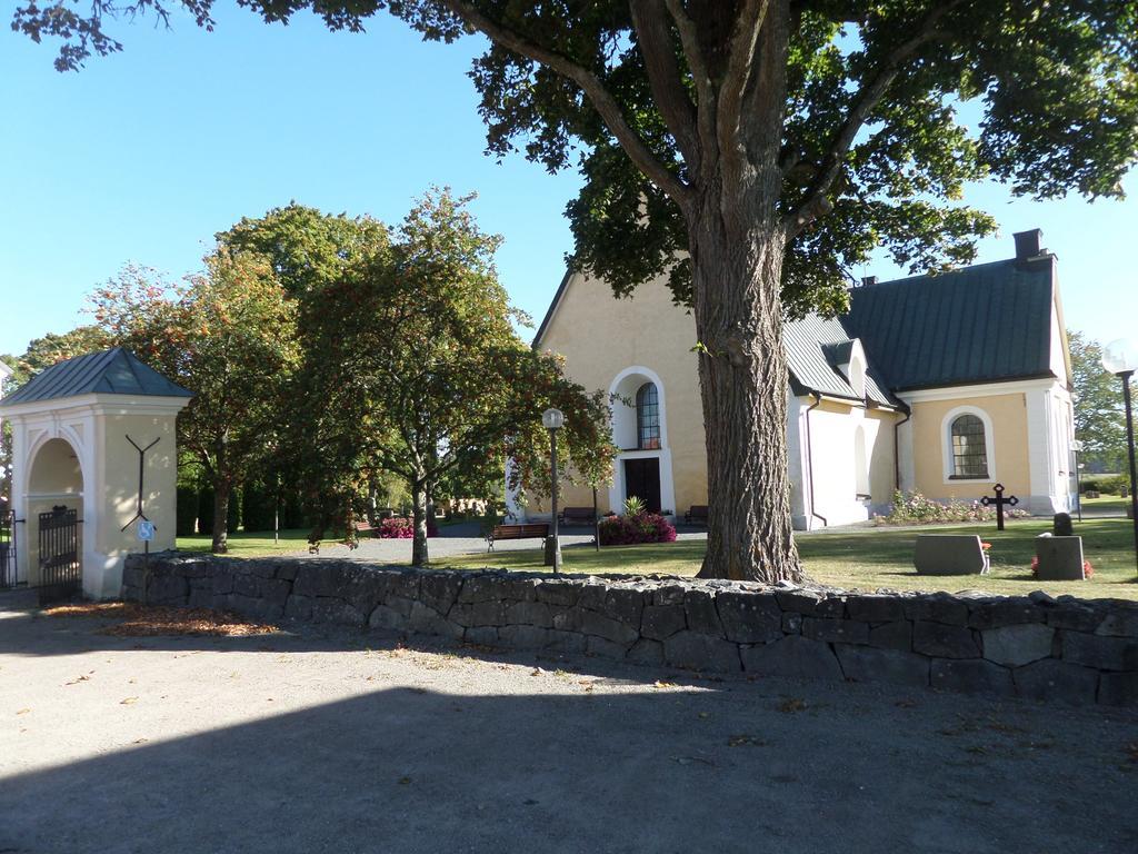 Skogis Bed & Breakfast Katrineholm Exterior photo