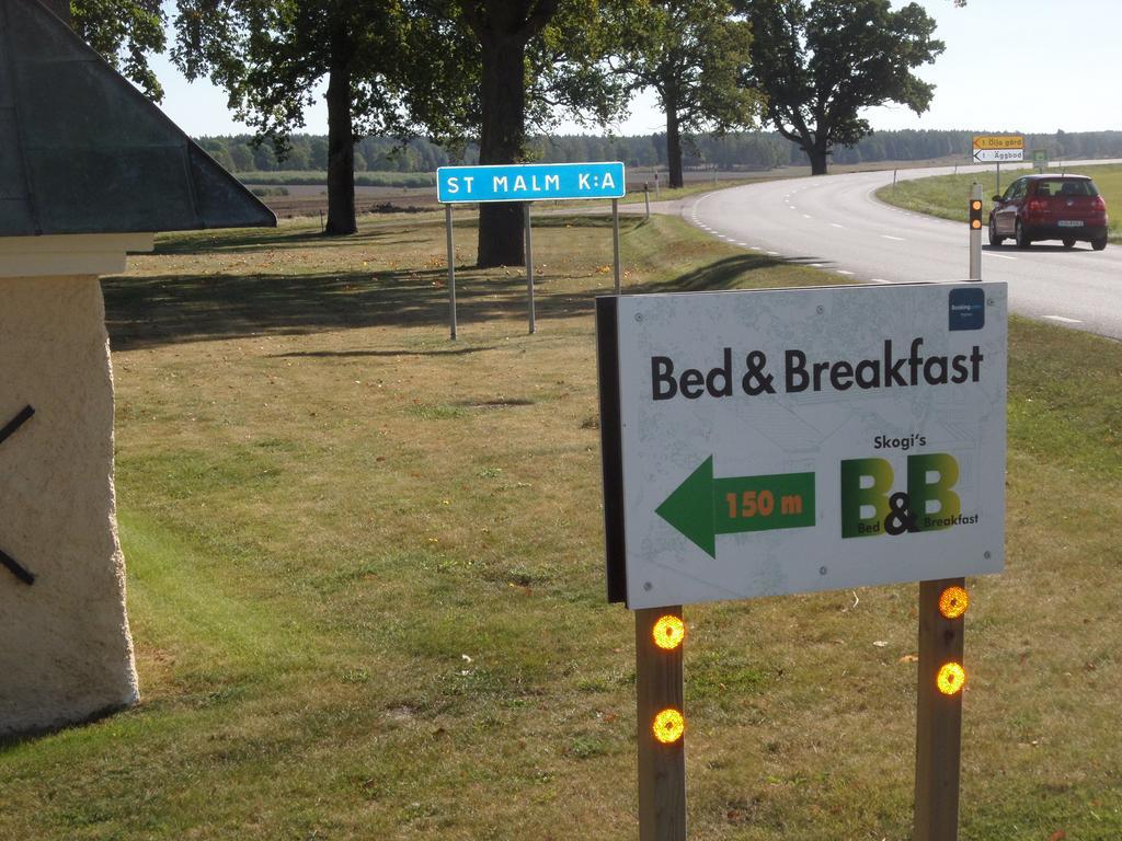 Skogis Bed & Breakfast Katrineholm Exterior photo